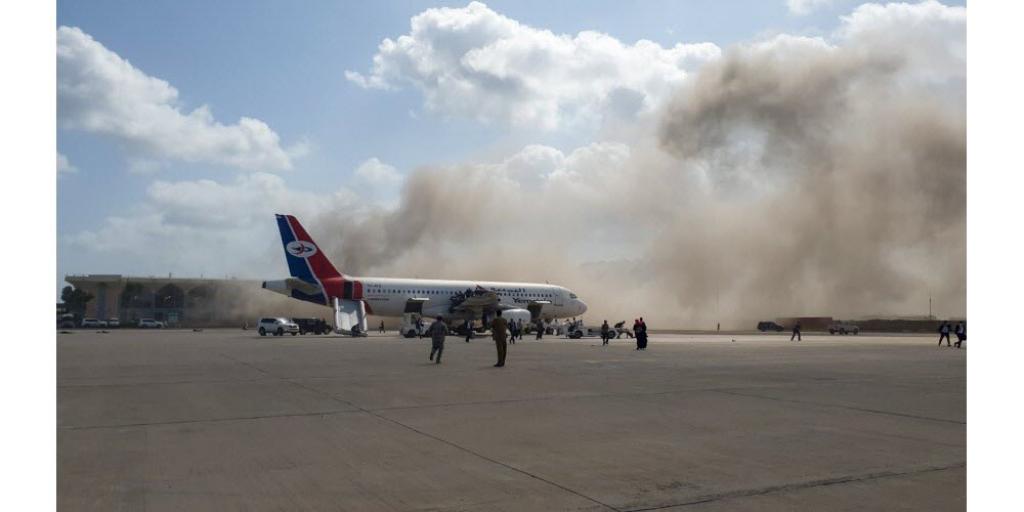 Arabie Saoudite : Un avion civil prend feu lors de l'attaque d'un aéroport...