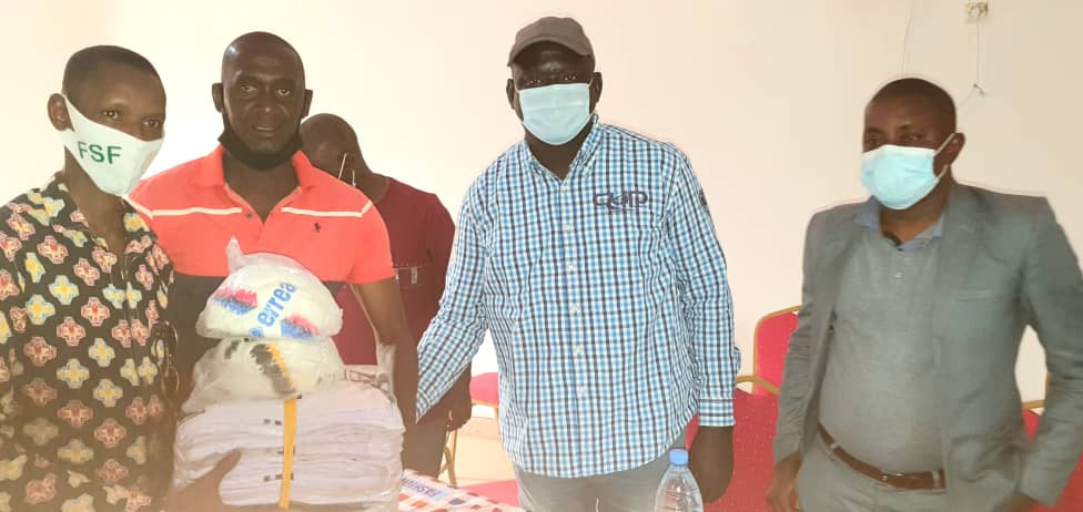 Kédougou: Le président Seydou Sané dote des clubs des équipements sportifs