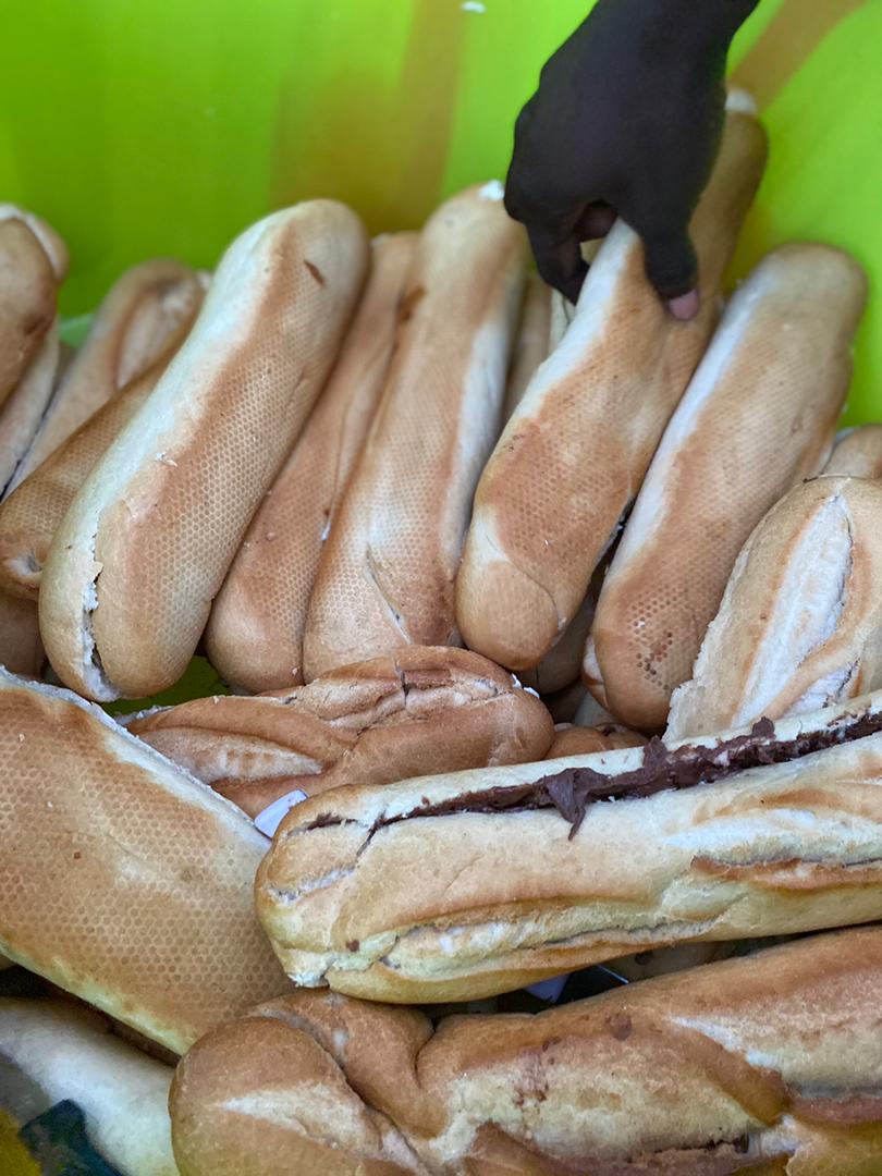 Ziguinchor: "Les Alines" de Doudou Ka distribuent des "Ndogou" et sensibilisent sur la COVID-19