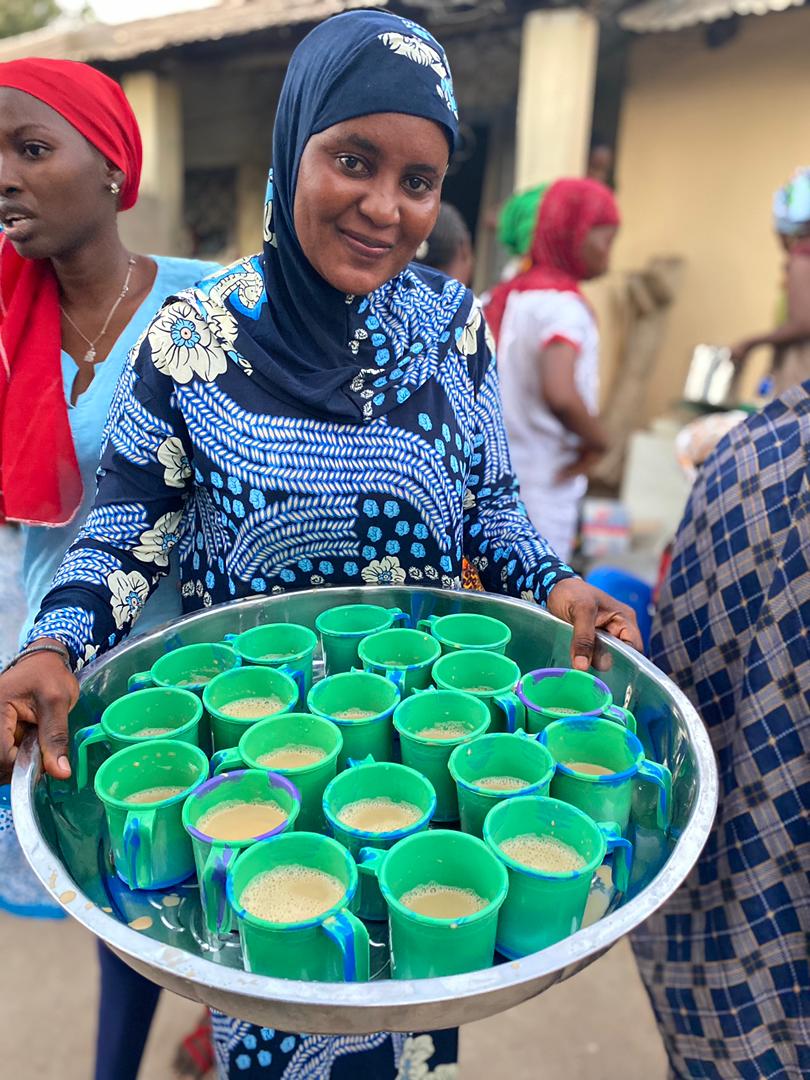 Ziguinchor: "Les Alines" de Doudou Ka distribuent des "Ndogou" et sensibilisent sur la COVID-19