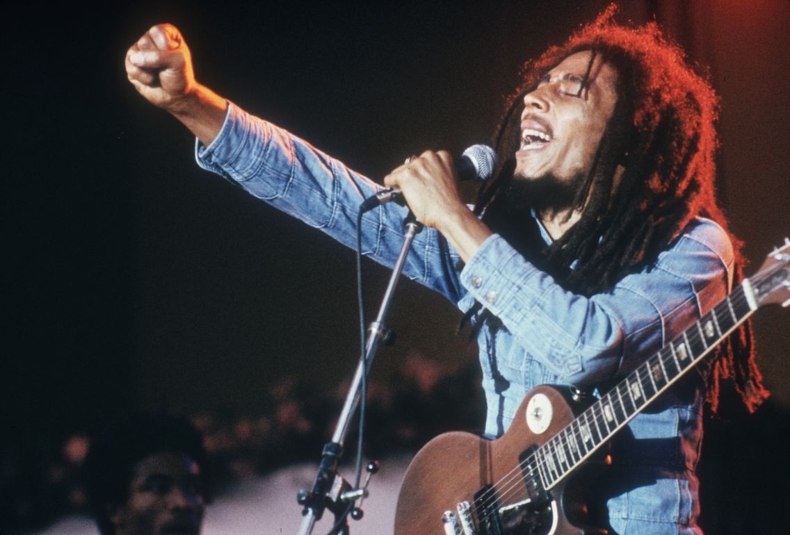 Quarante ans après, l'héritage de la légende du reggae Bob Marley reste vivace 