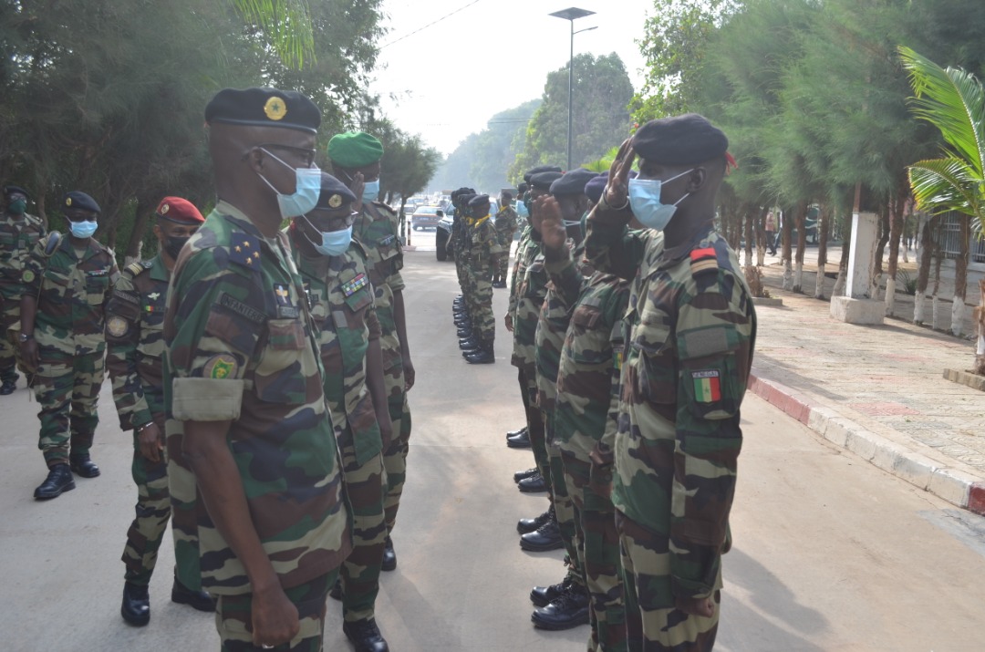 Le CEMGA visite les tombes des militaires disparus à Babonda (1995) et Mandina Mancagne(1997)
