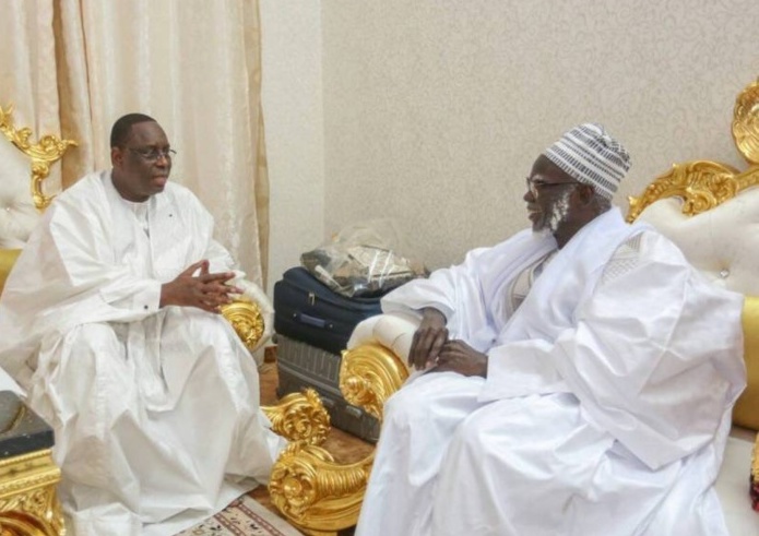 Visite nocturne de Macky Sall à Touba