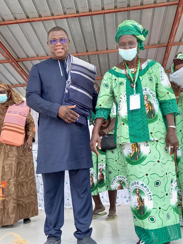 Ziguinchor : Les femmes catholiques "décorent" Abdoulaye Baldé