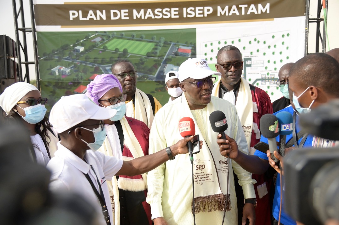 Cérémonie de pose de la première pierre de l’ISEP de Matam: le Chef de l’Etat magnifie le travail du ministre Cheikh Oumar Anne