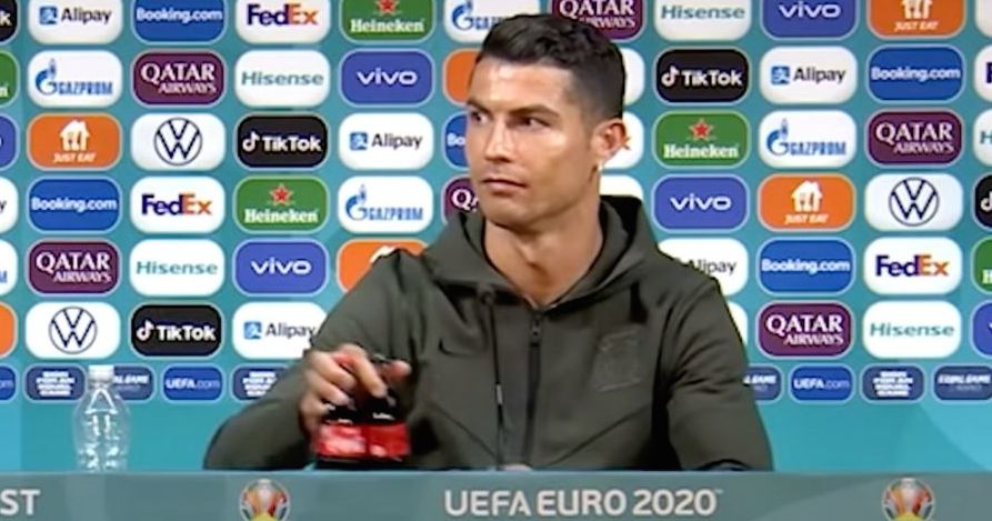 Euro 2021 : En repoussant des bouteilles de Coca, Ronaldo fait perdre 4 milliards de dollars à la marque