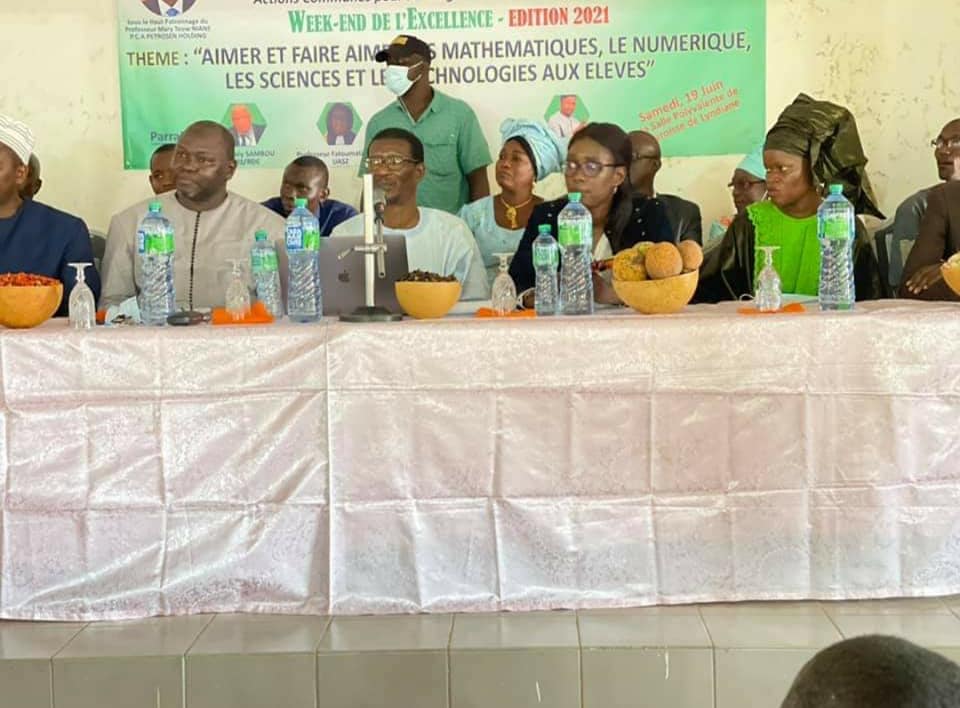 Week-end de l’Excellence à Ziguinchor : Mary Teuw Niane livre un cours magistral aux élèves