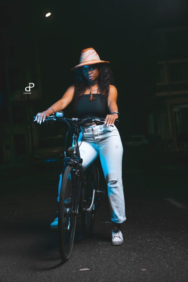 Ce que prépare la chanteuse Dieyna, l'ex de Diop ISEG