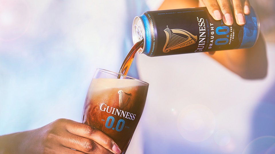 Guinness met du sorgho camerounais dans sa bière