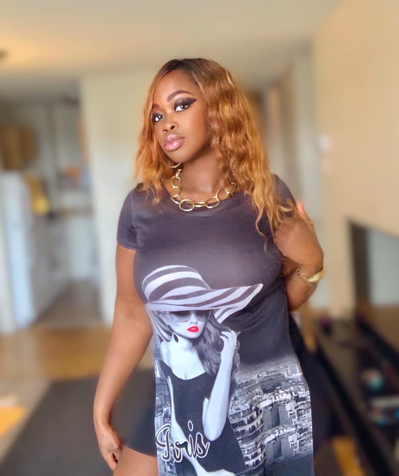 La chanteuse Sénégalaise Myrène montre sa forme généreuse !!!