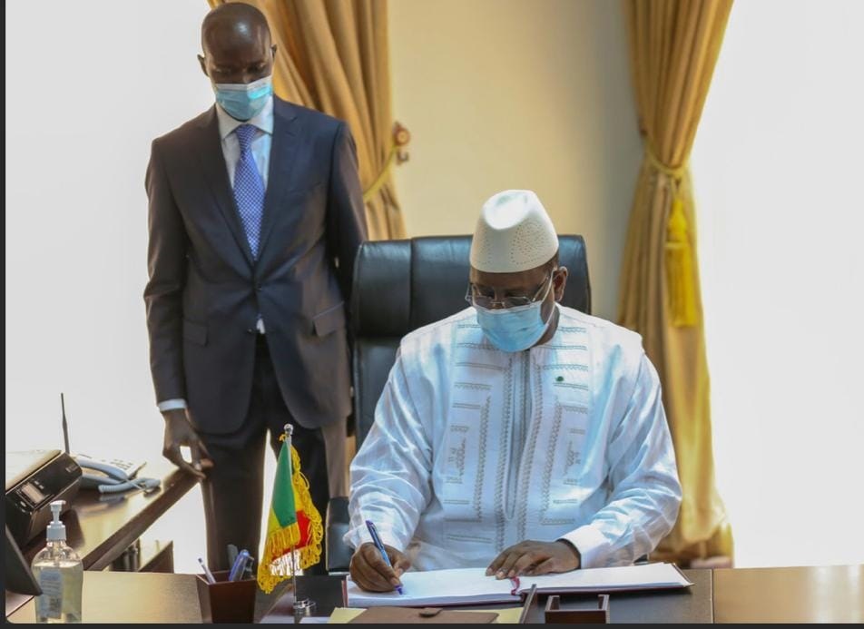 Macky SALL nomme son oncle Abdoulaye Timbo PCA de l’AIBD
