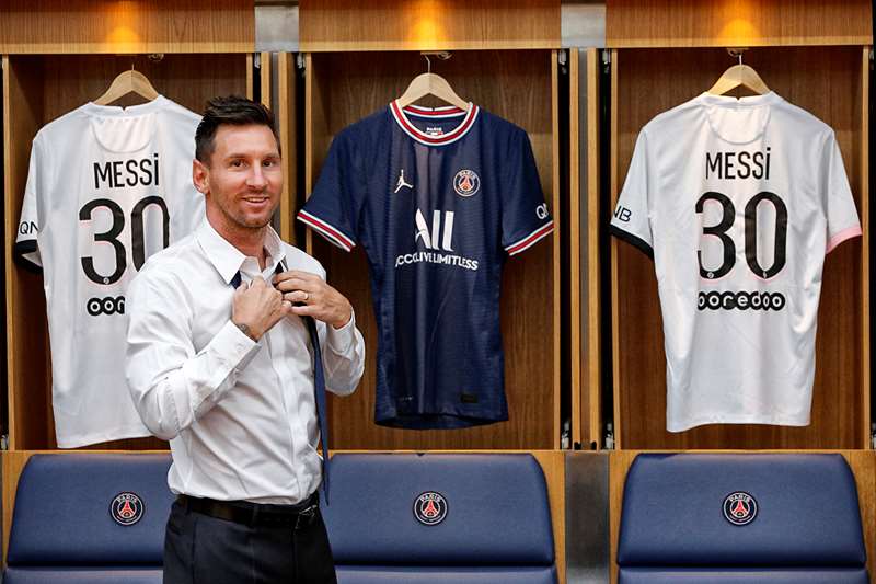 Leo Messi signe au Paris Saint-Germain