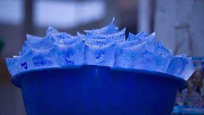 Eau en sachet : 700 usines menacées de fermeture