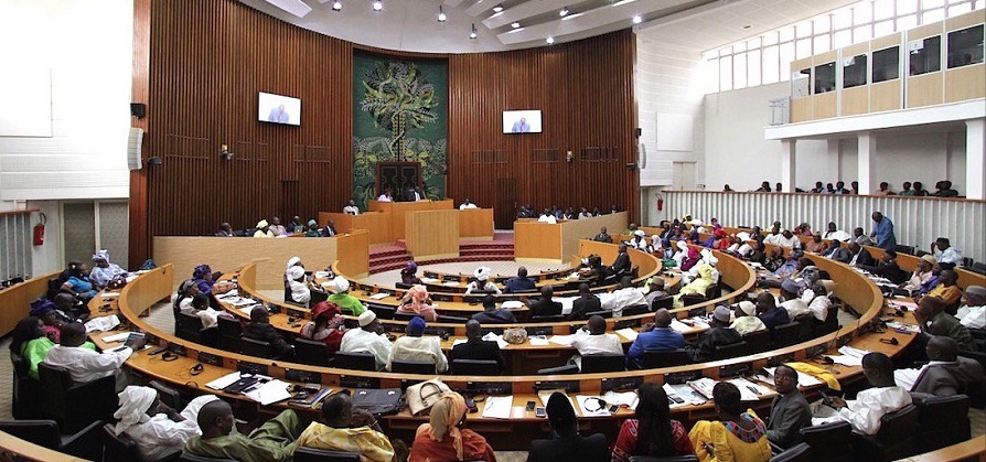 Trafic de faux passeports diplomatiques: Des députés de Benno Bokk Yaakaar mouillés