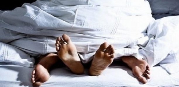 Un homme meurt en pleins ébats avec 2 adolescentes