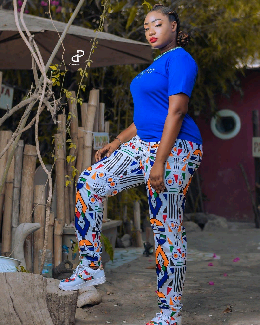 La belle actrice Raby de la série « Moeurs »