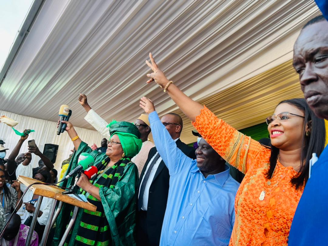 Meeting d'investiture :Néné Fatoumata Tall soutient ses camarades Lat Diop et Aliou Sall