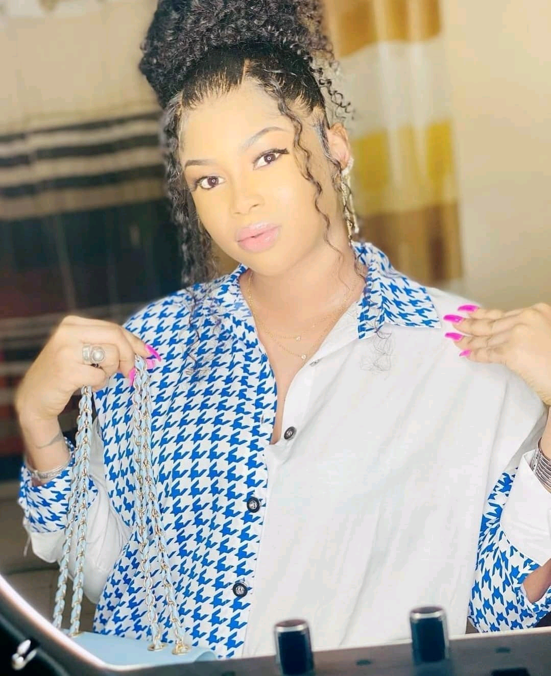 Admirez les belles photos de l’actrice Marichou