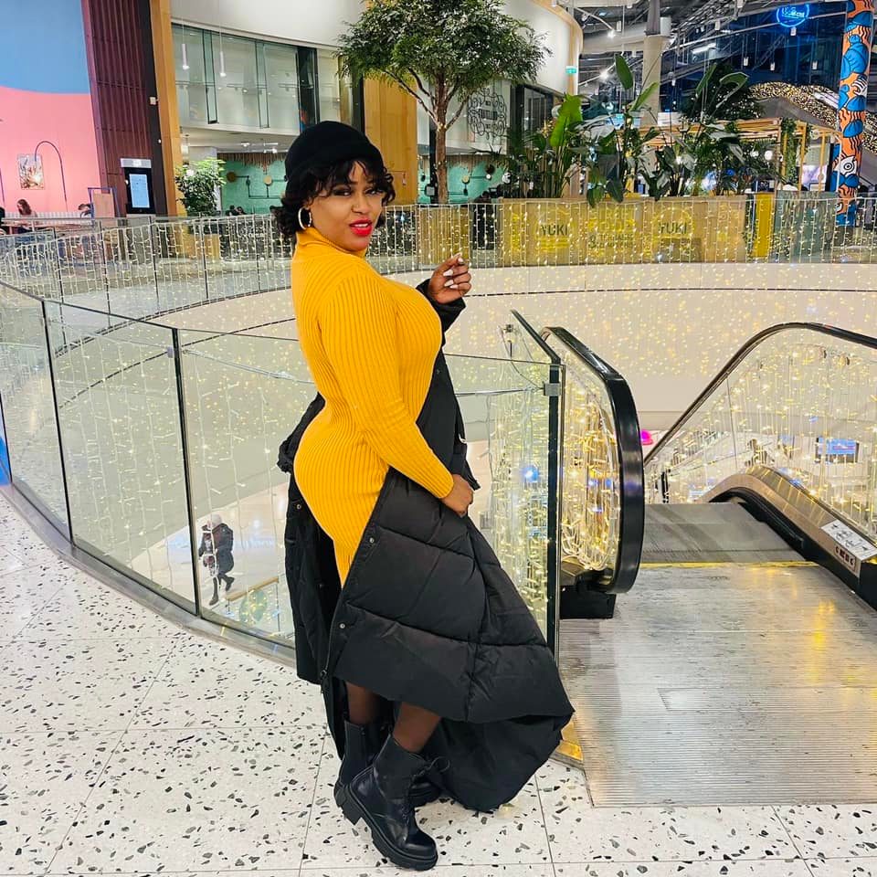 Gui Gui Sarr met en valeur sa derrière 