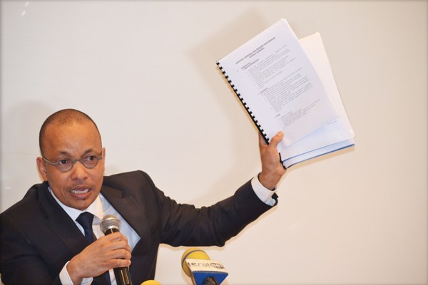 Jules Diop : «Les gens qui font les passeports ne sont pas du ministère. ..»