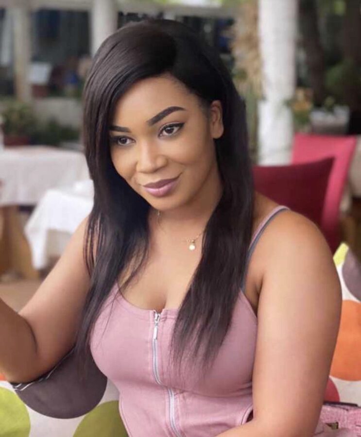 La charmante Anna de la série « Valeurs »