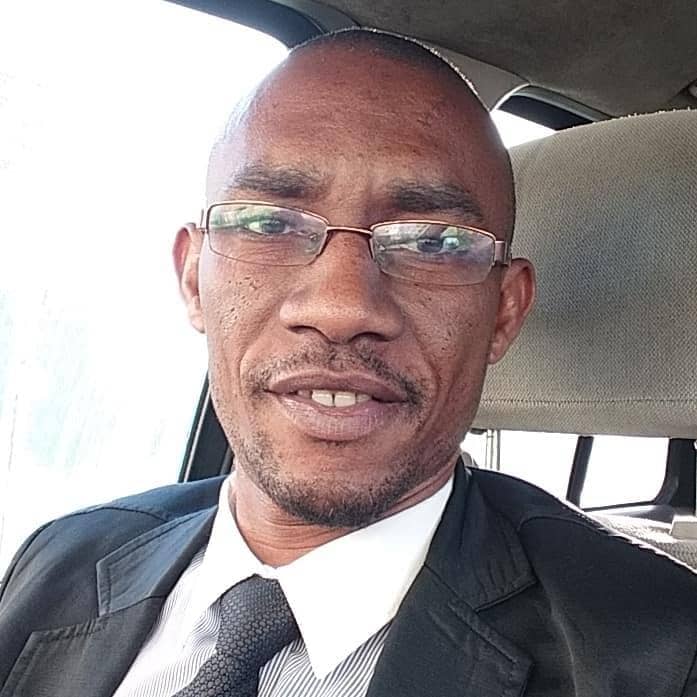 Mise en service du TER : Le docteur Amadou NDIAYE félicite le chef de l'État.