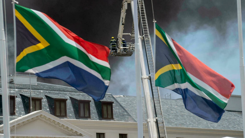 Afrique du Sud: l'Assemblée nationale détruite par un incendie, un suspect arrêté