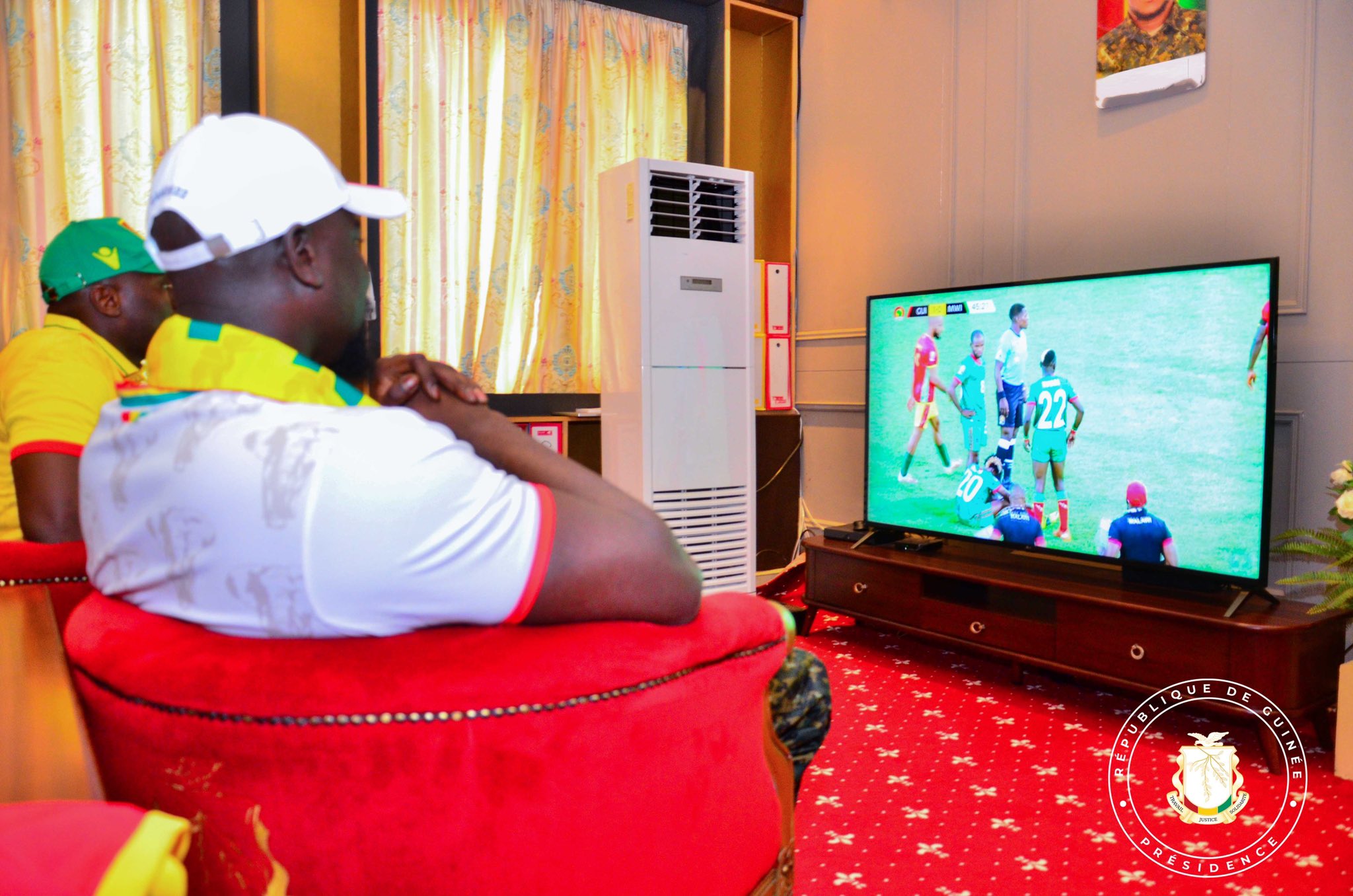 Guinée : Le colonel Doumbouya a suivi le match Guinée vs Malawi