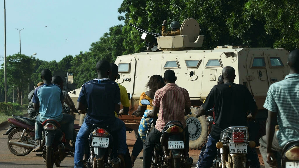 Burkina Faso: des tirs entendus dans deux camps militaires de la capitale