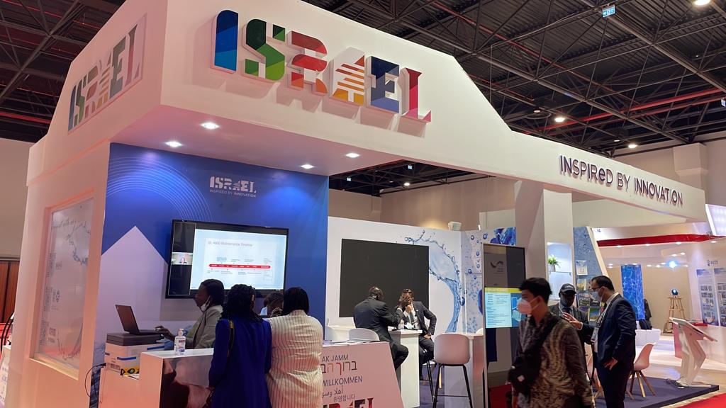 Forum mondial de l'eau : Dieynaba Goudiaby, conseillère au CESE visite le stand d'Israël