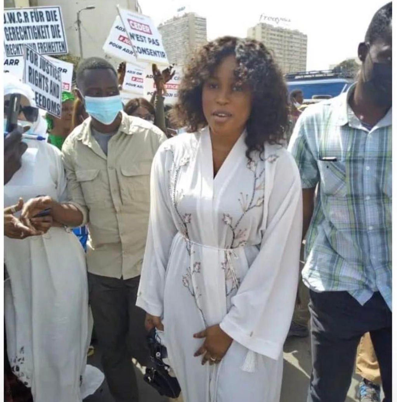 Tribunal de Dakar : Apparition de Adji Sarr sans grossesse 