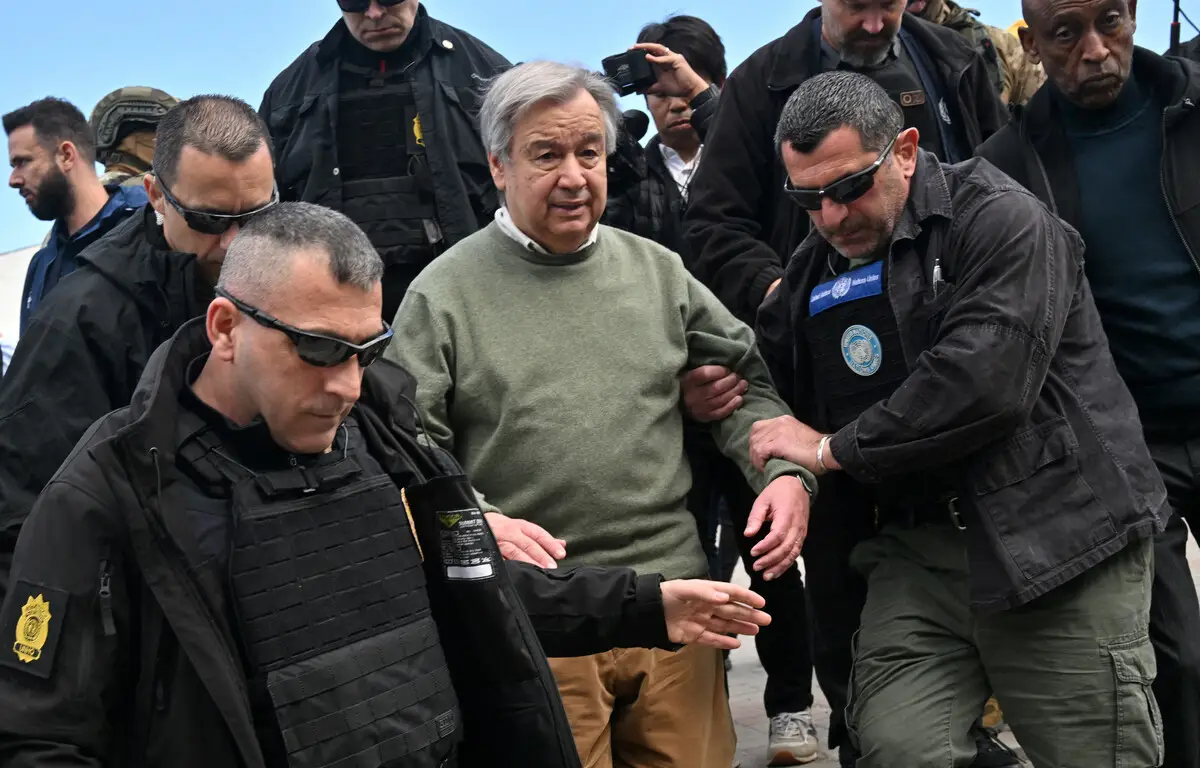 La Russie bombarde Kiev pendant la visite du SG de l'ONU