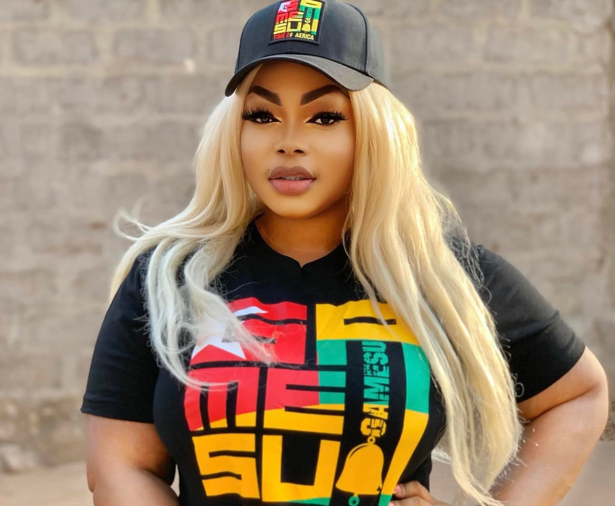 Vilipendée pour avoir publié des billets de banque, Eudoxie Yao réplique: "vous aimez rabaisser vos célébrités surtout moi "