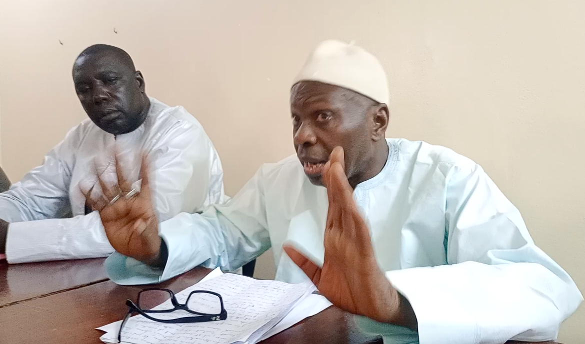 Marginalisé dans Benno : Un souteneur de Macky craque en pleine conférence de presse  (REGARDEZ)