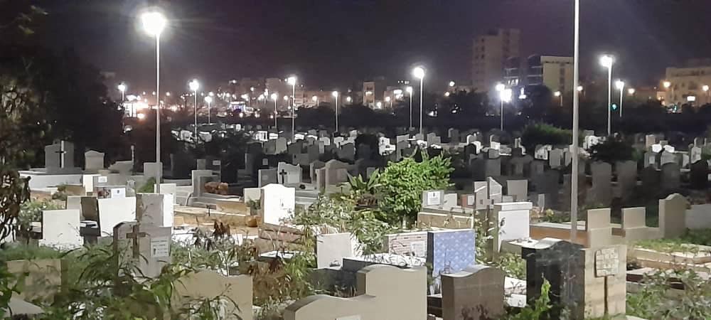 Dakar : Barthélémy DIAS met de l'éclairage dans les Cimetières de Yoff et de Saint Lazare