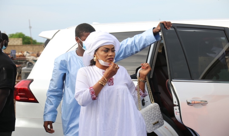 Thiant à Thiès : La police interdit à Aïda Diallo d'installer ses tentes