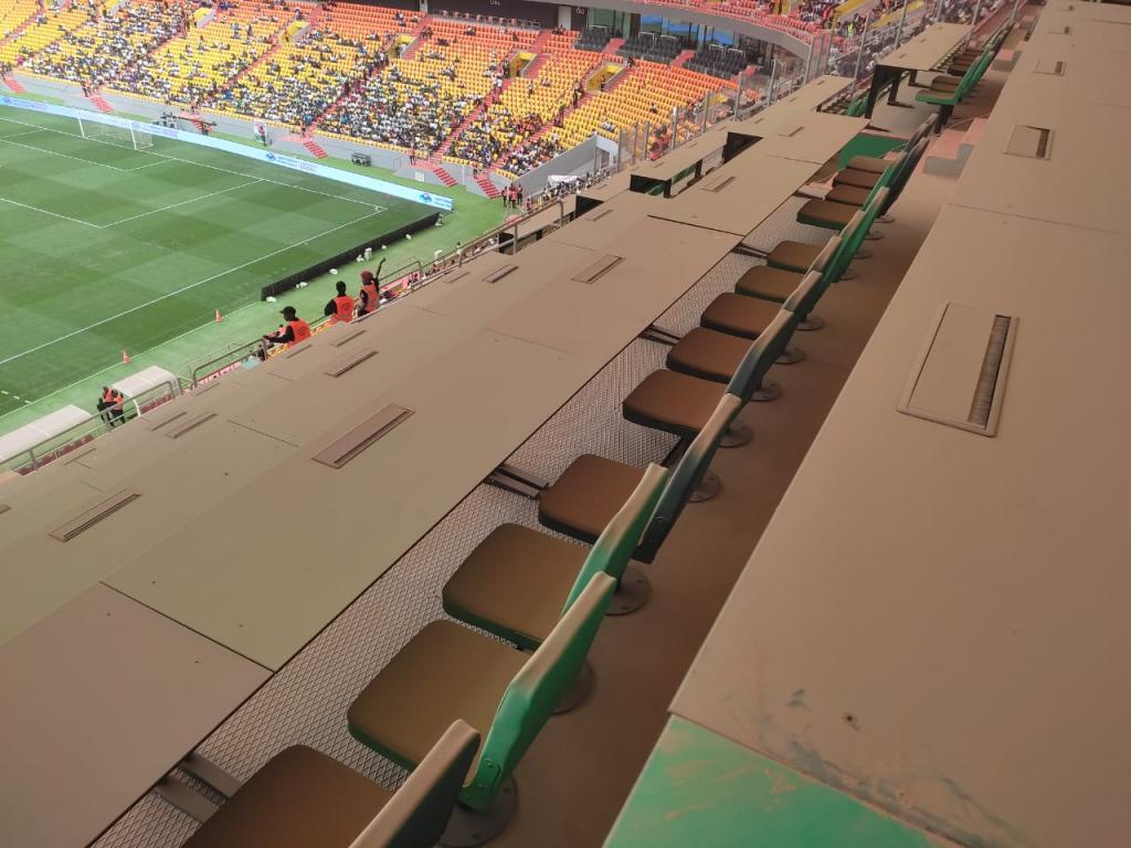 Regardez le stade Abdoulaye Wade devenu très sale