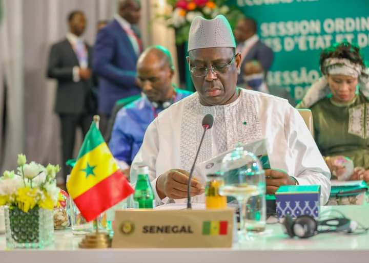 Coupure d'électricité en plein sommet de IDA: Macky s'emporte et accuse