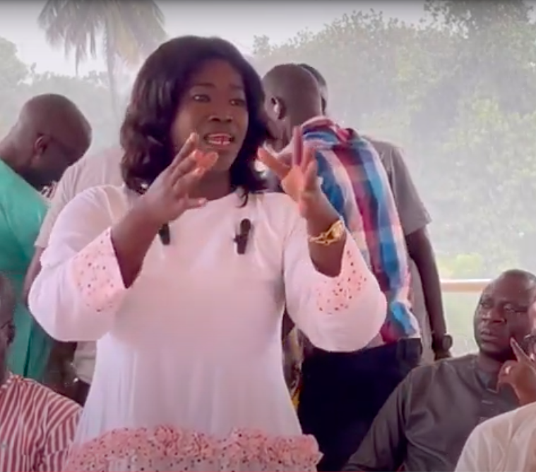 Yankhoba Diatara aux femmes d'Oussouye: "Si vous avez cette salle informatique c'est grâce à Dieynaba Goudiaby"