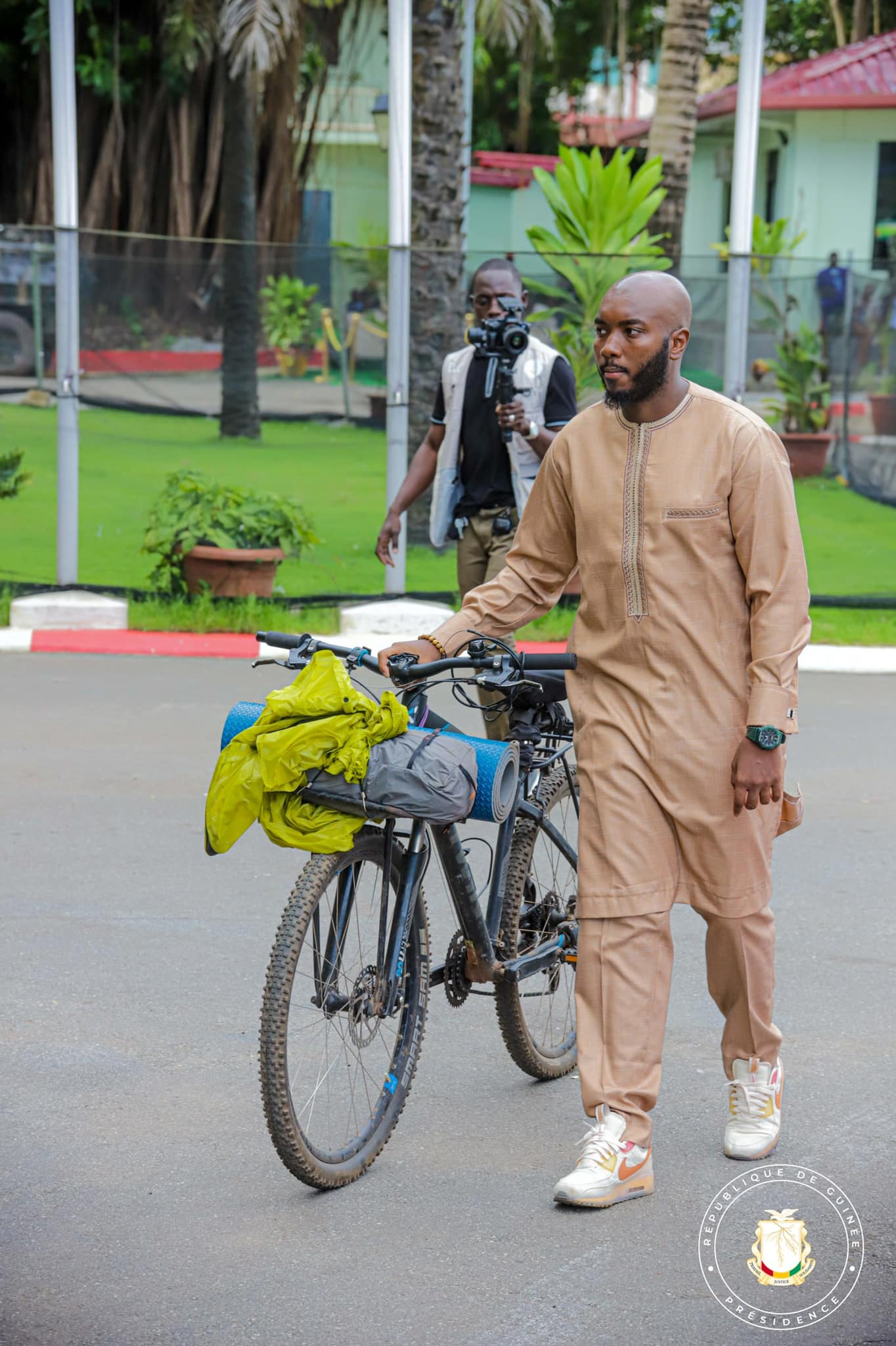 Belgique - Guinée : Un jeune Guinéen fait le trajet à vélo