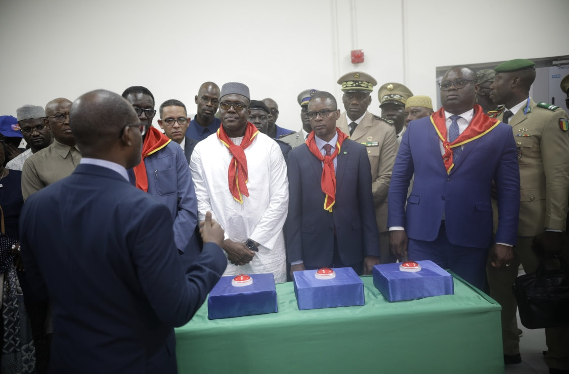 Mali : trois premiers ministres à l'inauguration du barrage de  Gouina