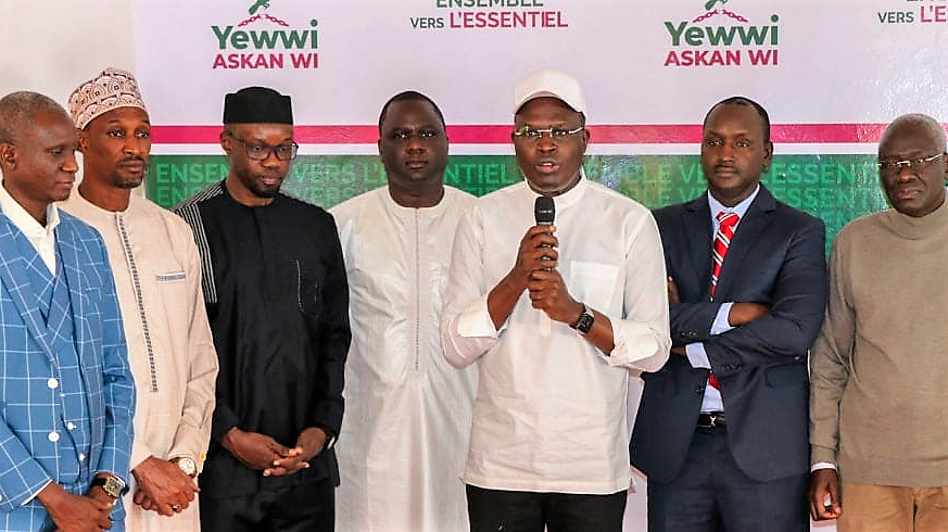 "Une seule association des maires!" :  Yewwi répond au président Macky Sall et parle de dérives "autoritaires" et "dictatoriales"