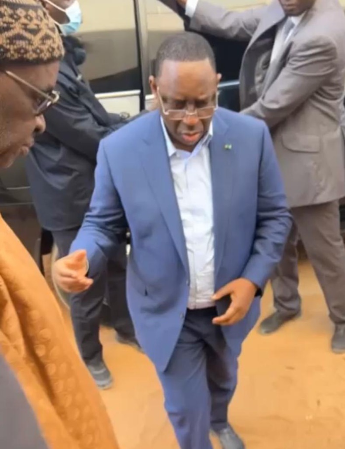 Le Président Macky Sall a rendu visite à Moustapha Cissé Lô 