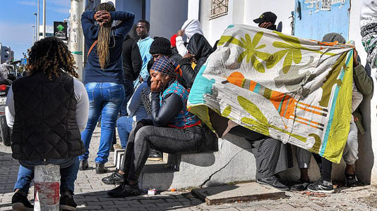 Migrants violentés : La diplomatie malienne dénonce des scènes "inacceptables" en Tunisie