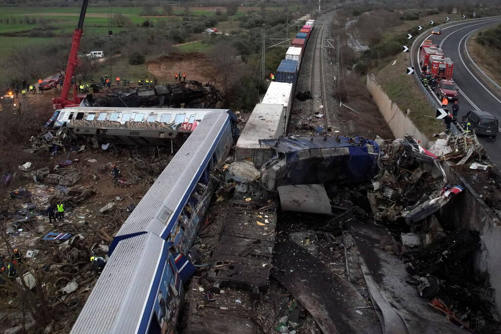 Grèce : 36 morts et des dizaines de blessés dans une collision entre deux trains