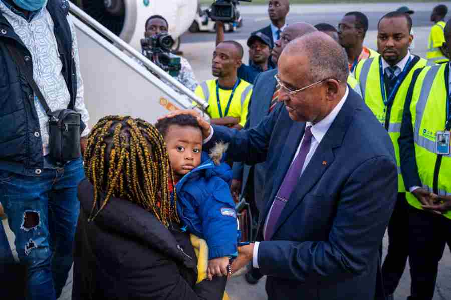  Côte d'Ivoire : le 1er vol des Ivoiriens de retour de Tunisie a atterri à Abidjan