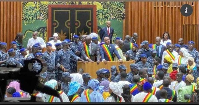  Assemblée nationale : Les députés ont commencé à recevoir 700 000 F CFA supplémentaires dans leurs émoluments mensuels