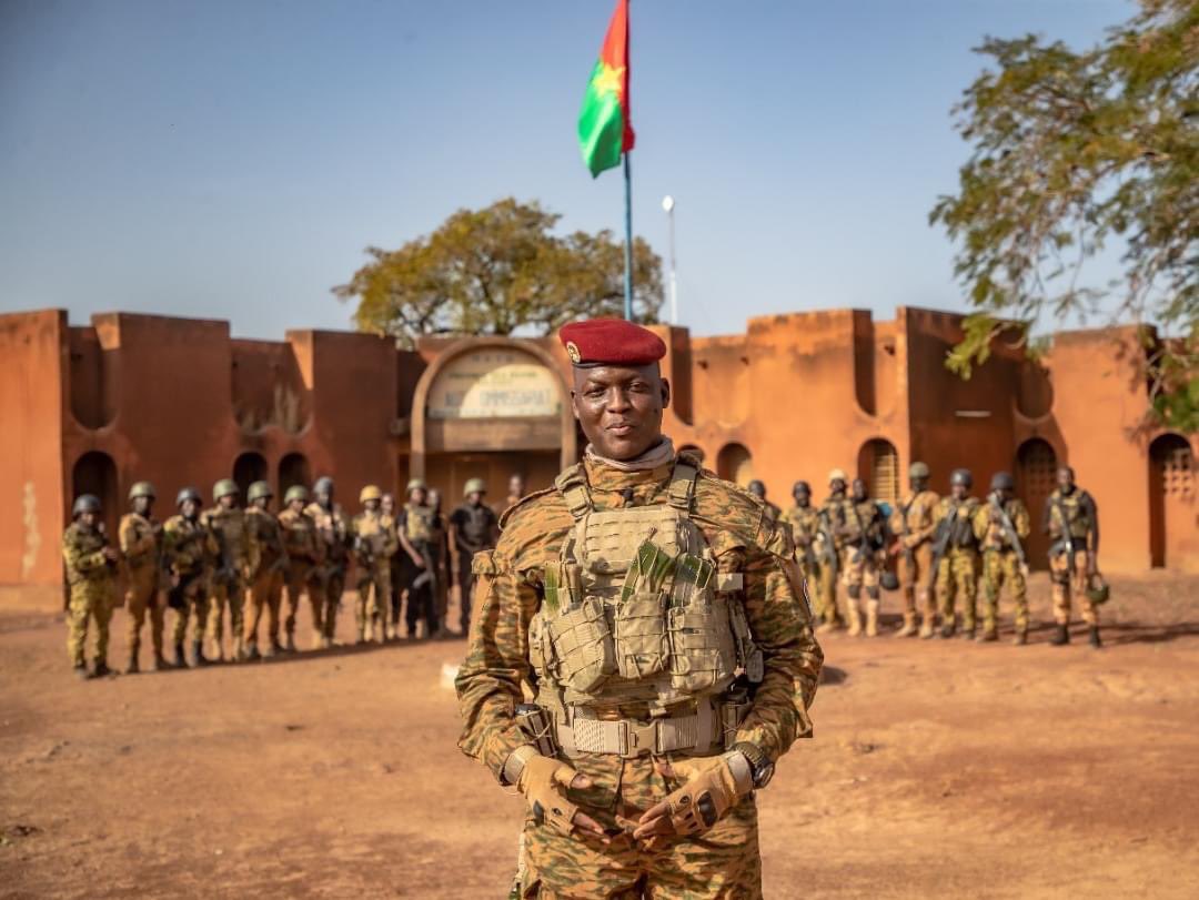 Lutte contre le terrorisme : La Côte d'Ivoire livre du matériel militaire au Burkina Faso
