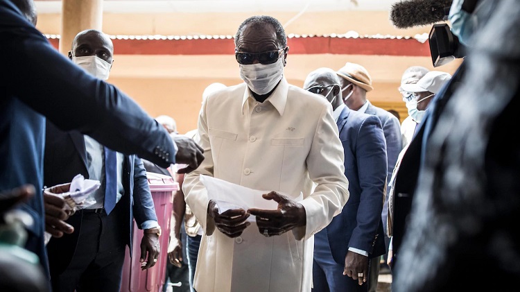 Condé demande aux autorités guinéennes de ne pas se "mêler" aux obsèques défunte femme
