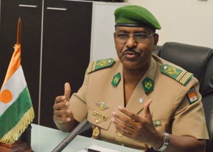 Un général Nigérien critique le Mali et le Burkina Faso : "Dans leur fuite en avant pour garder un pouvoir arraché de force, les juntes..."
